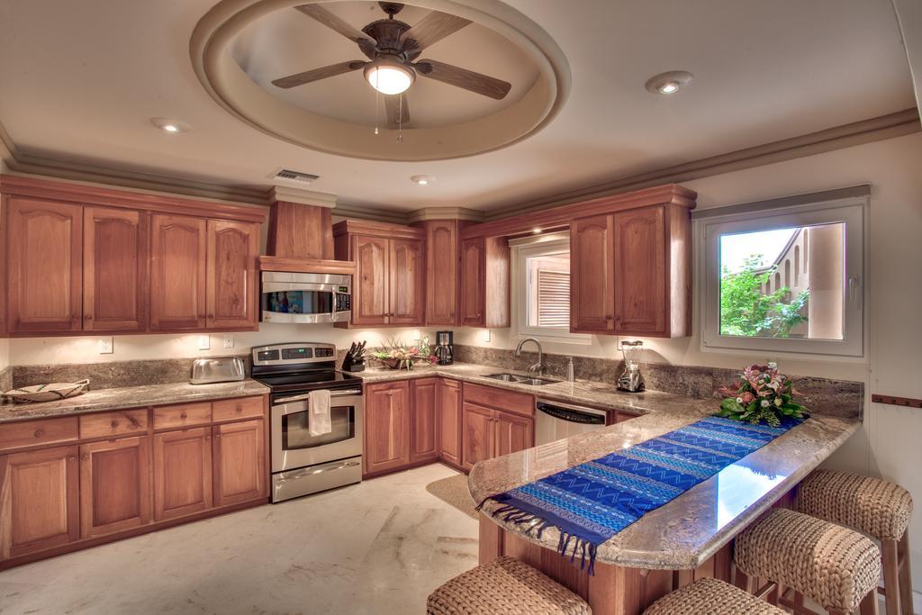 Belizean Cove Estates Luxury Beachfront Villa 圣佩德罗 外观 照片